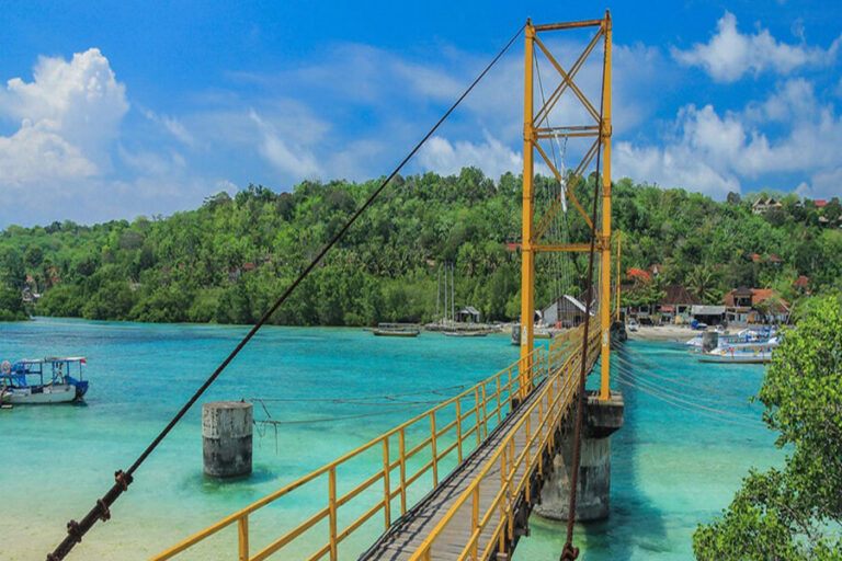 Yellow Bridge Nusa Lembongan: Bali’s Iconic Love Bridge