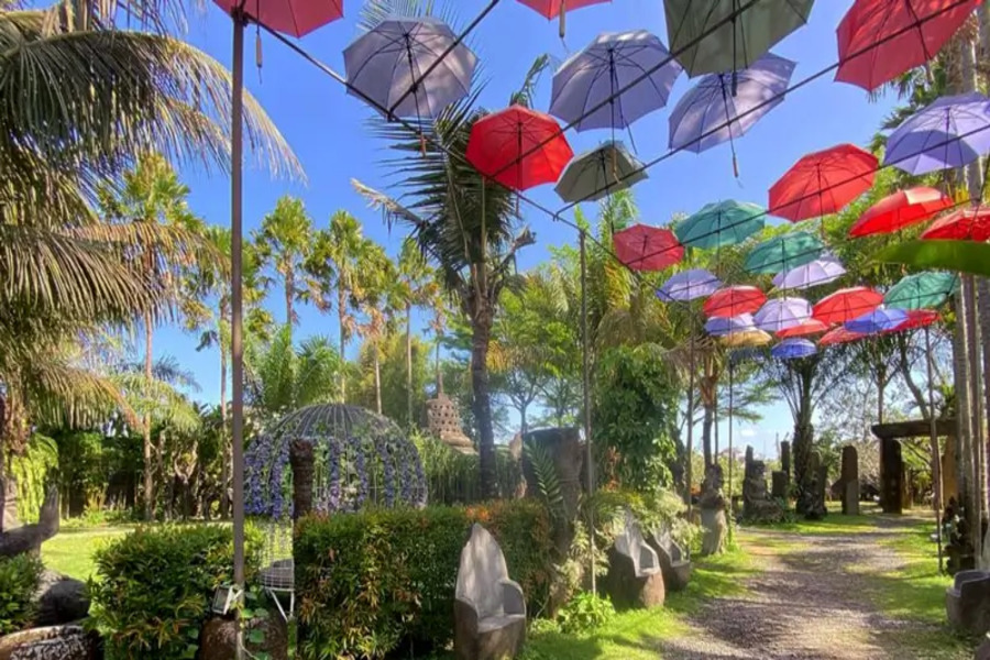 big garden corner - denpasar interesting places to visit - bali touristic big garden corner - denpasar interesting places to visit - bali touristic