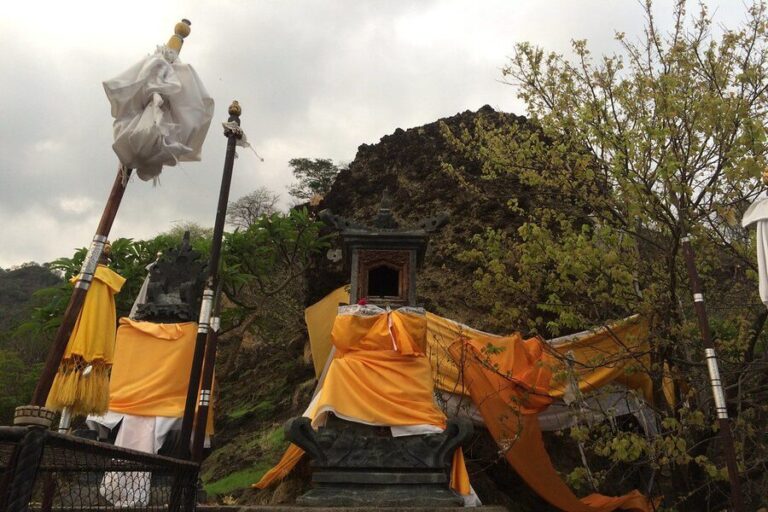 Bukit Batu Kursi Temple: Sacred Hilltop Shrine in Buleleng