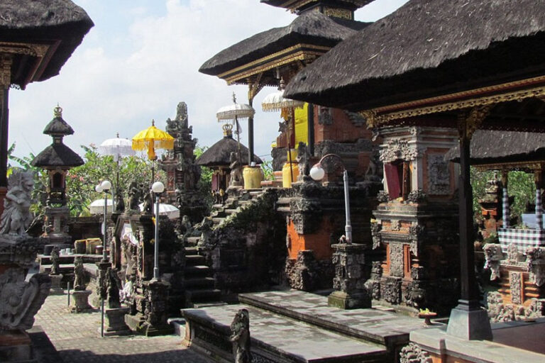rambut siwi temple | www.balitouristic.com