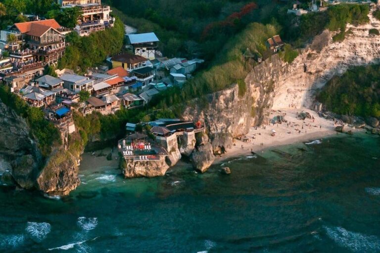 Suluban Beach Uluwatu: Hidden Surf Paradise in Pecatu