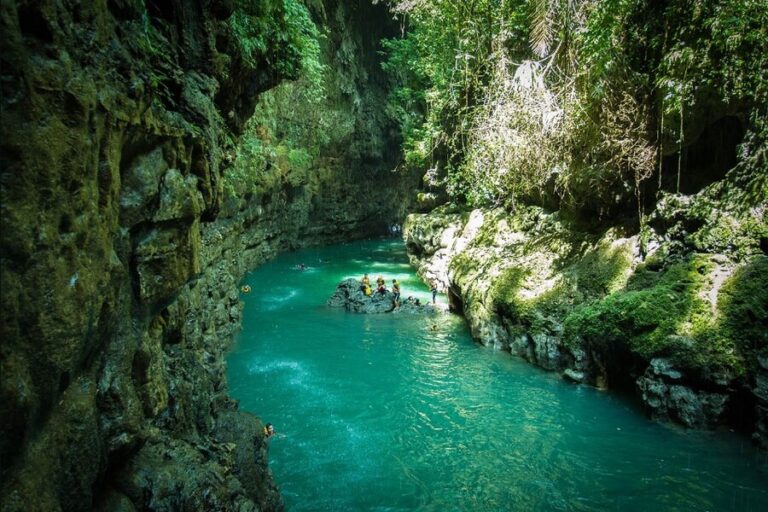 Hidden Canyon Beji Guwang: River Trekking in Gianyar Bali