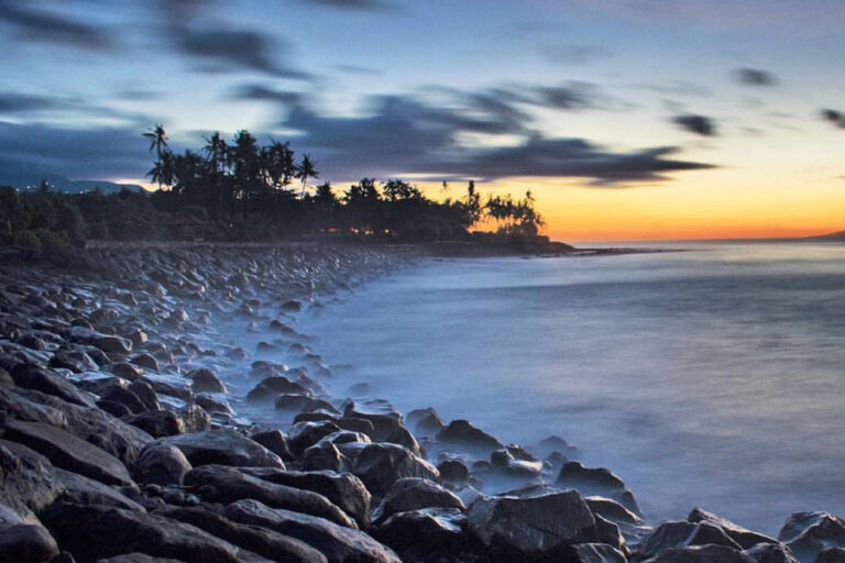 Jasri Beach Karangasem: Black Sand & Surf in East Bali!