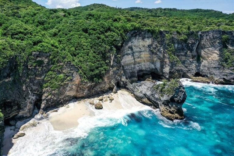 Korawa Beach Nusa Penida: Hidden Cliff Beach Paradise