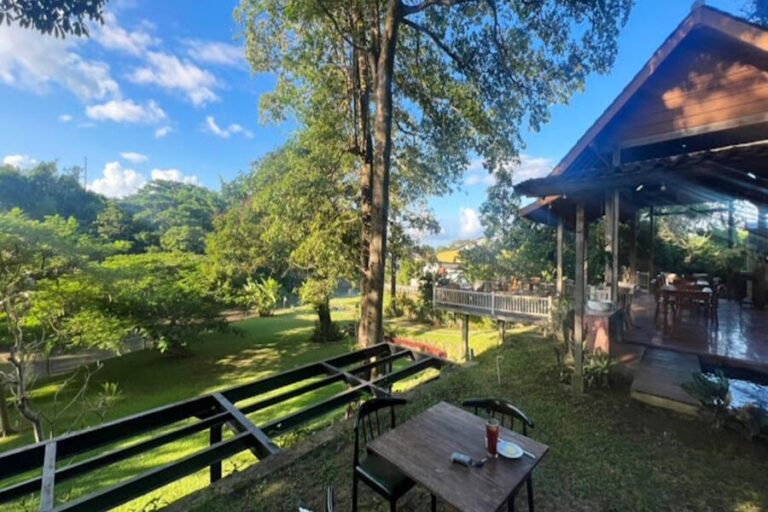 Margot Riverside Restaurant Denpasar: Menu & River Views