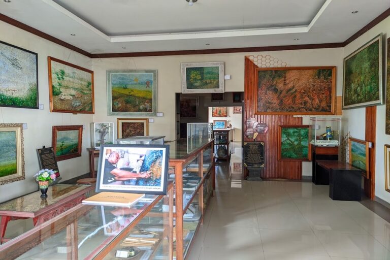Fingerprint Painting Museum Bali: Unique Art Experience
