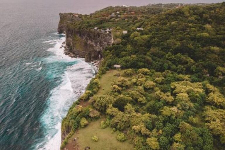 Karang Boma Cliff Badung: Hidden 100m Ocean Views