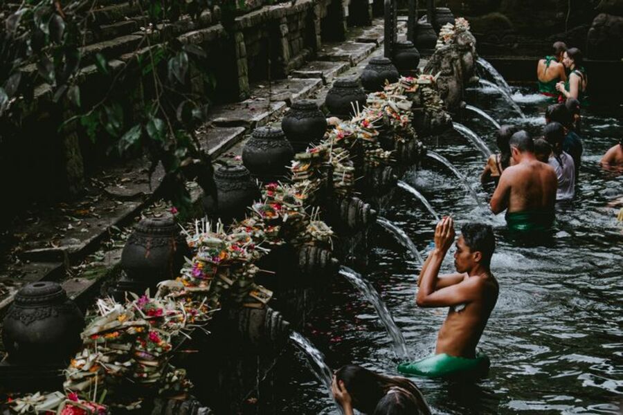 tour in bali - tirta empul - bali touristic