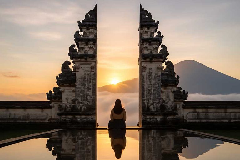 Lempuyang Temple Sunrise: Sacred Silence Above Clouds