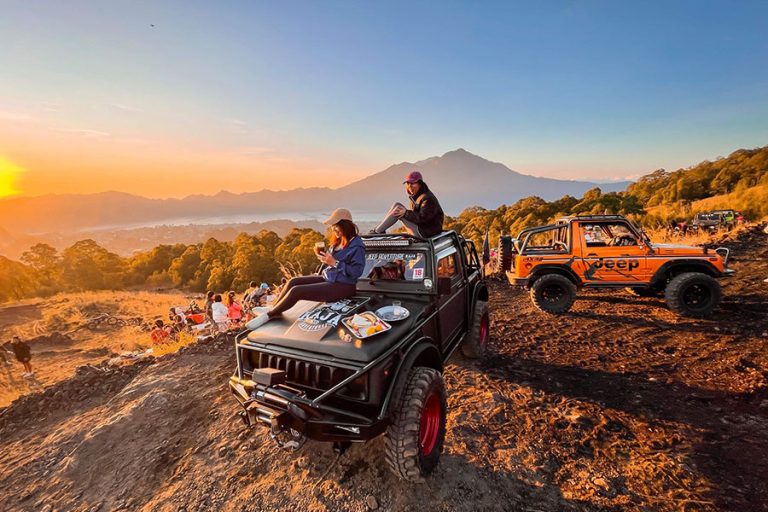 Mount Batur Jeep Tour with Sunrise View Above the Clouds