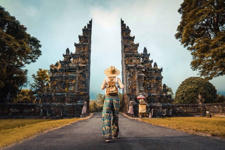 Bali Travel Etiquette What to Know Before Touring with a Local Guide | www.balitouristic.com