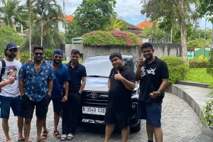 Happy customers arriving safely at their luxury resort after booking a reliable bali airport transfer to nusa dua. | balitouristic.com