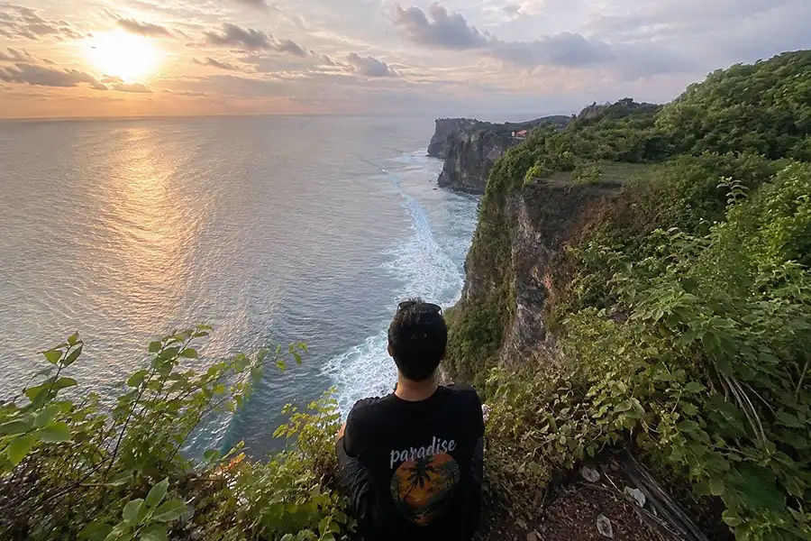 Karang Boma Cliff has become one of the quietest sunset spots on the Bukit Peninsula