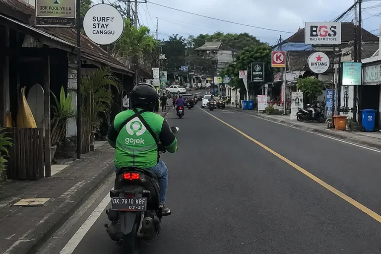 Canggu to Uluwatu: Distance, Routes, Traffic & Price Guide