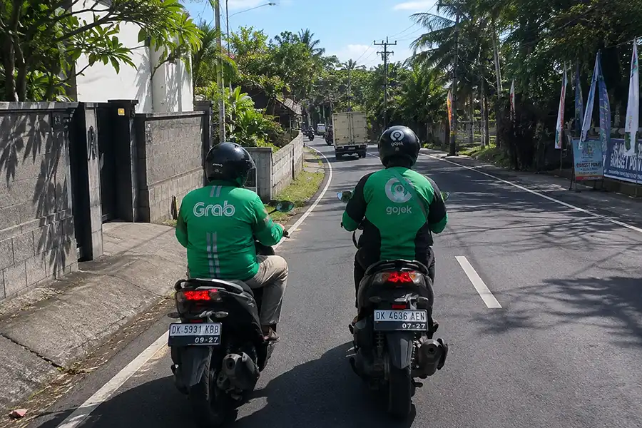 Grab and Gojek drivers riding on the way from Sanur to Uluwatu.