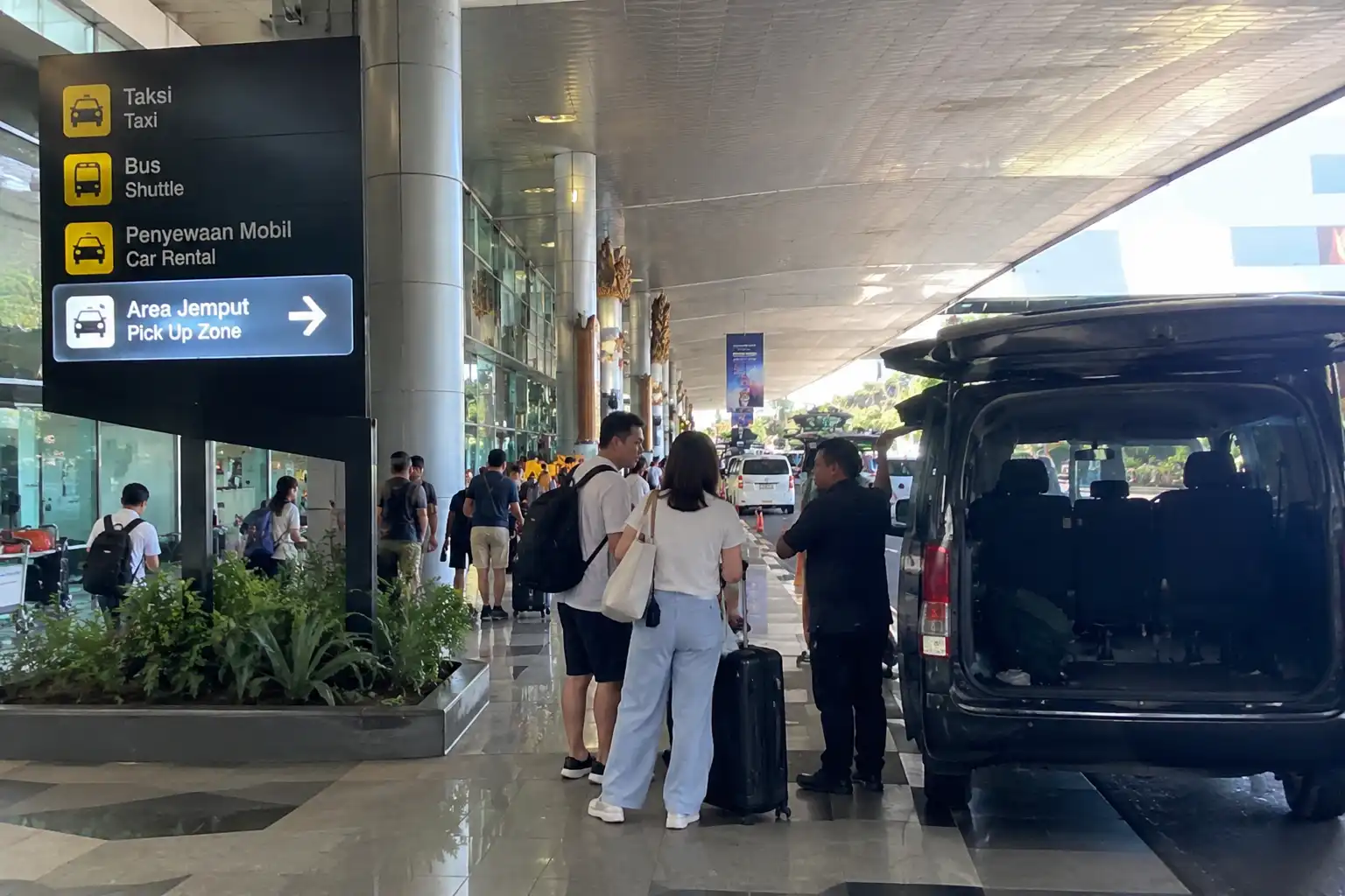 Bali Airport arrival pickup area for private transfer passengers